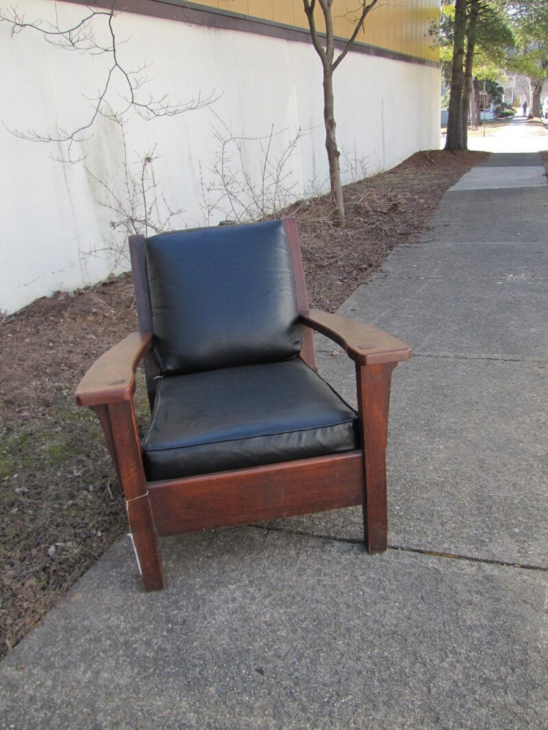 Limbert Pair of Chairs 2588 - Image 2