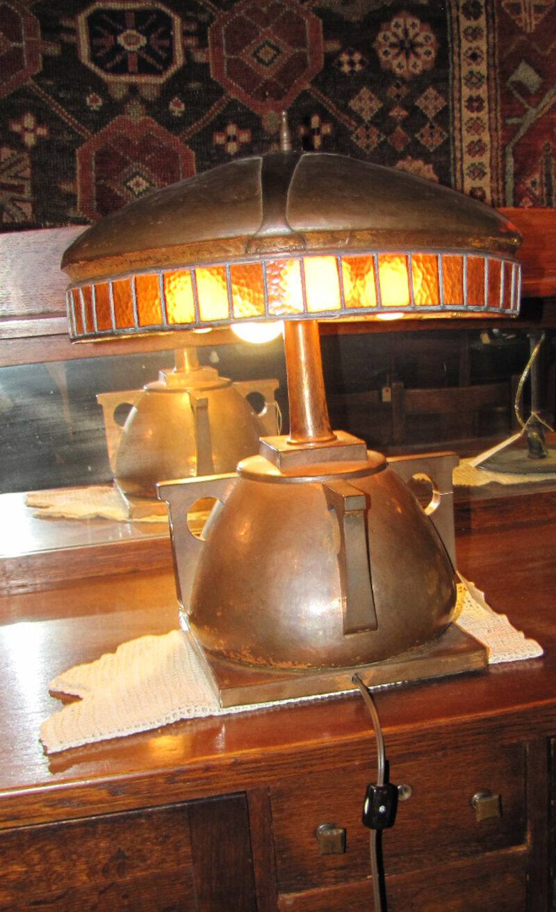 Antique Arts and Craft Table Lamp w3198