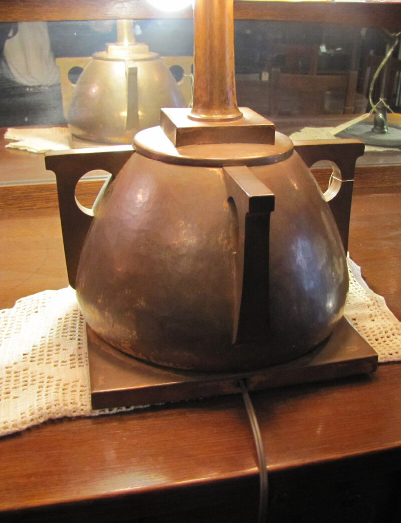 Antique Arts and Craft Table Lamp w3198 - Image 3