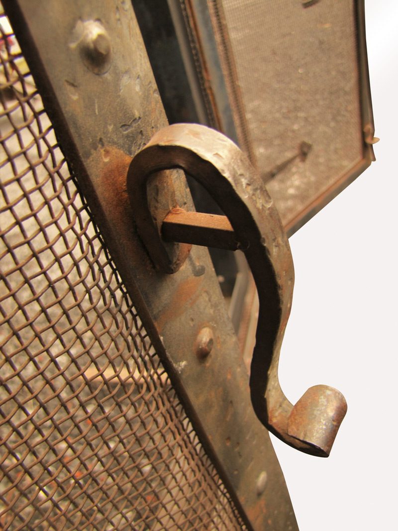 Superb Antique Arts & Crafts Hammered Iron Fireplace Screen w3941 - Image 8