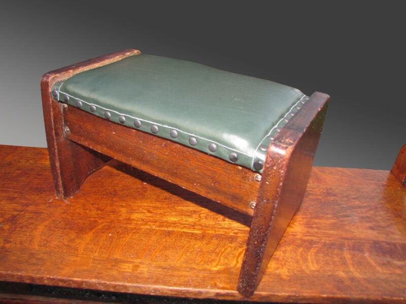 Arts and Crafts Foot Stool w4391